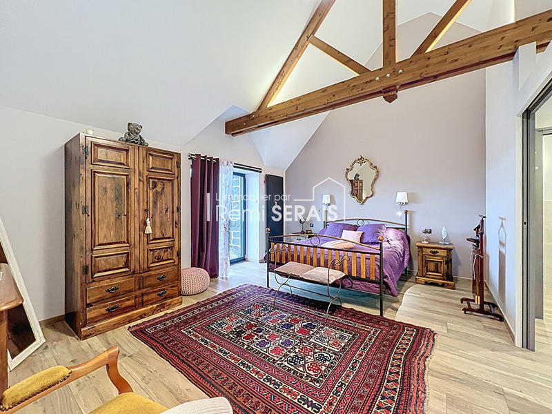 Demeure - 593 m² - 8 pièces