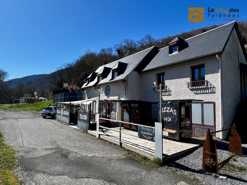 Local commercial - 194 m² - 8 pièces