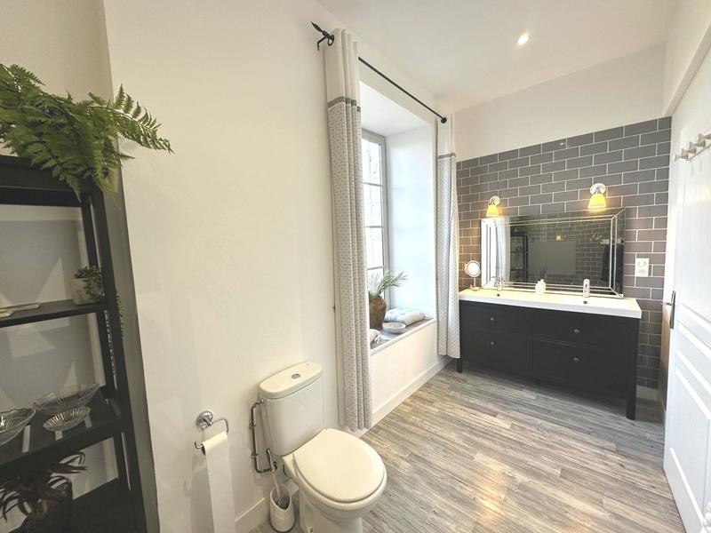 Maison - 298 m² - 8 pièces