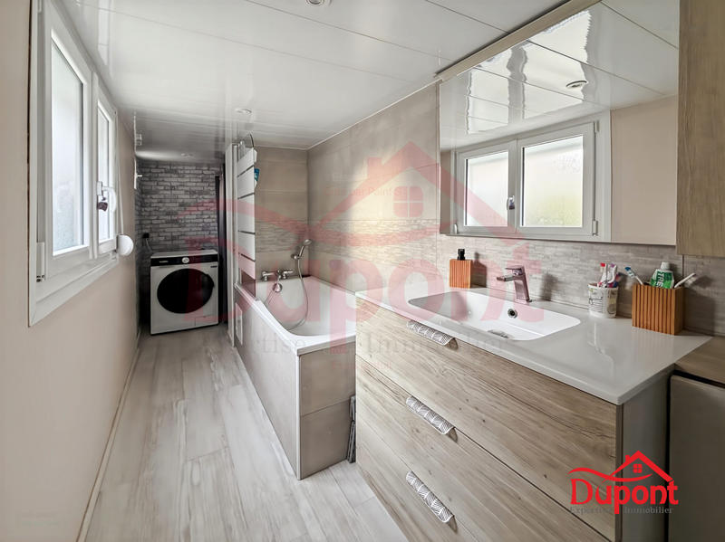 Maison - 97 m² - 5 pièces