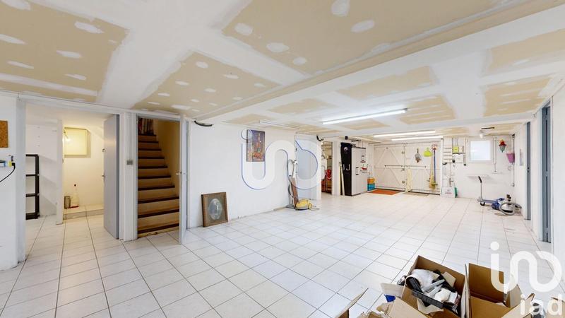 Maison - 280 m² - 8 pièces