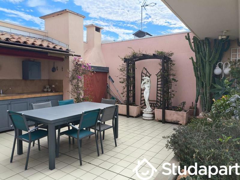 Appartement - 90 m² - 4 pièces