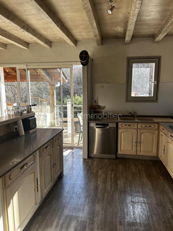 Maison - 179 m² - 6 pièces