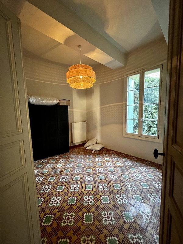 Maison - 279 m² - 9 pièces