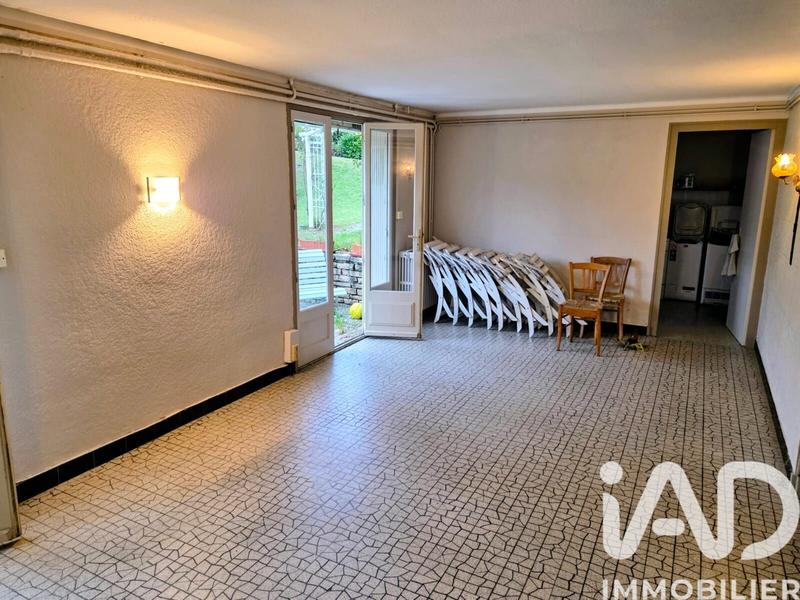 Maison - 209 m² - 7 pièces