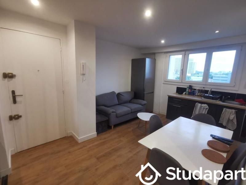 Chambre - 9 m² - 1 pièce