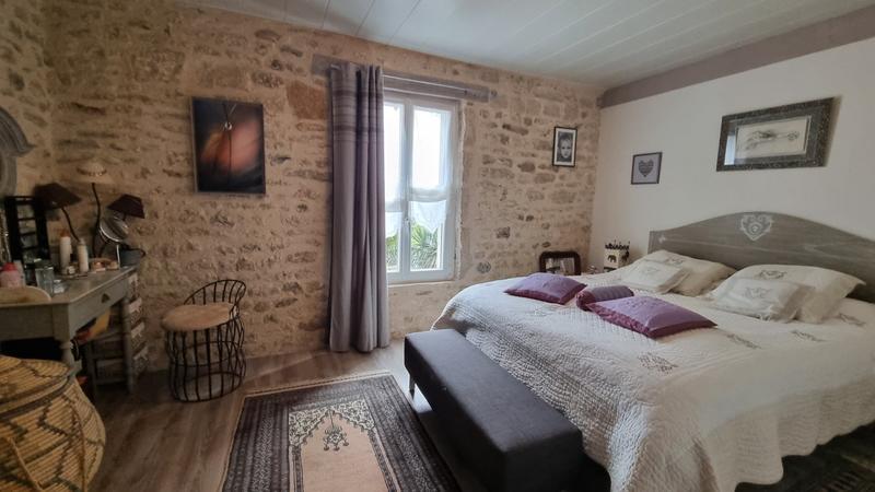 Maison - 330 m² - 16 pièces