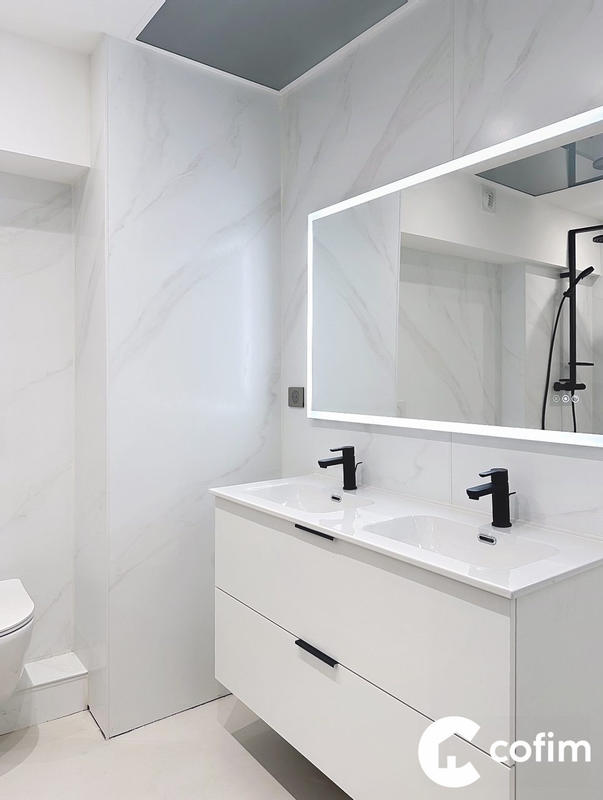 Appartement - 160 m² - 8 pièces