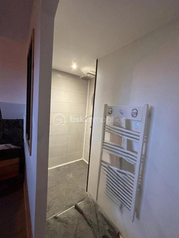 Pavillon - 245 m² - 7 pièces