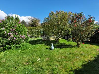 Maison - 305 m² - 13 pièces