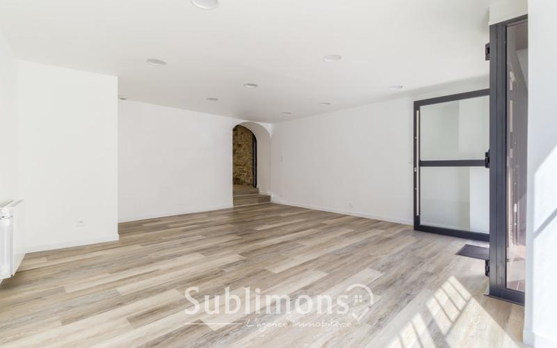 Local commercial - 100 m² - 4 pièces