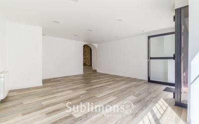 Local commercial - 100 m² - 4 pièces