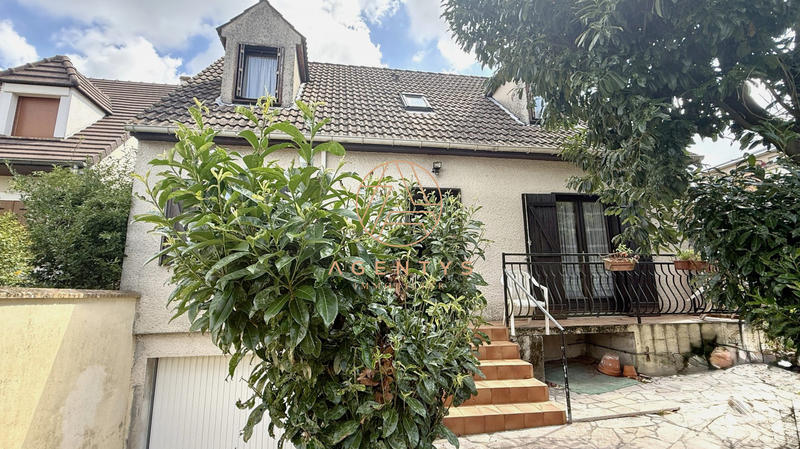 Maison traditionnelle - 103 m² - 6 pièces