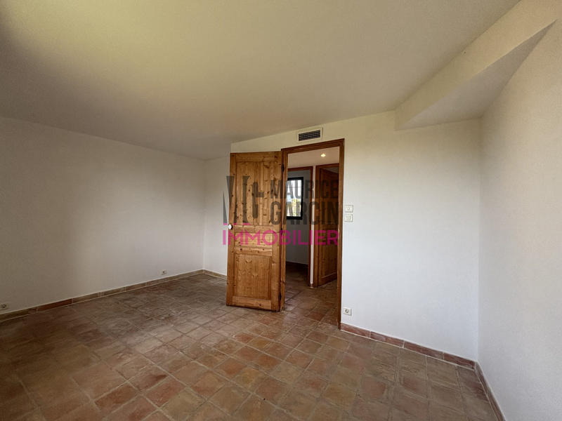 Maison - 202 m² - 7 pièces