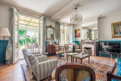 Maison - 262 m² - 10 pièces