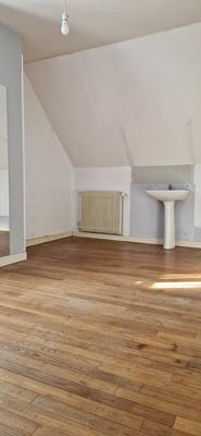 Maison - 96 m² - 6 pièces