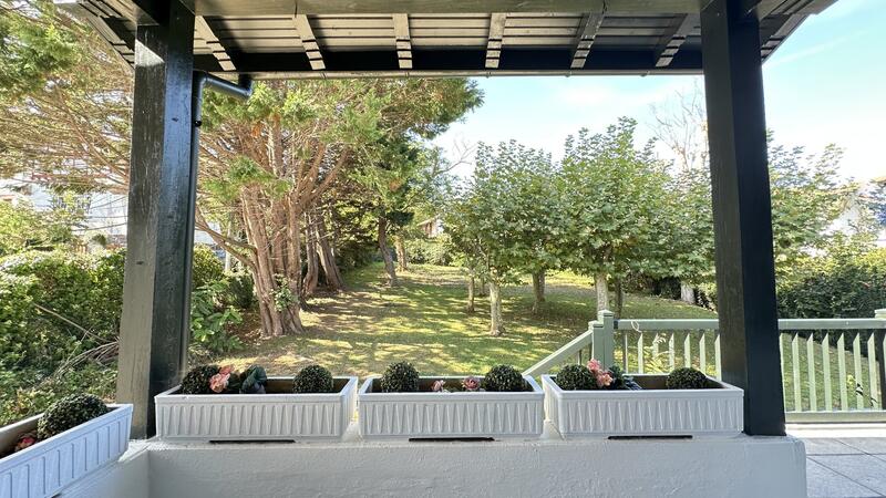 Maison - 230 m² - 7 pièces