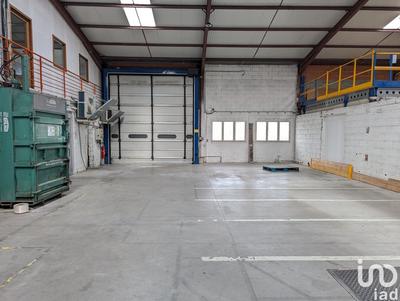 Local commercial - 1 200 m²