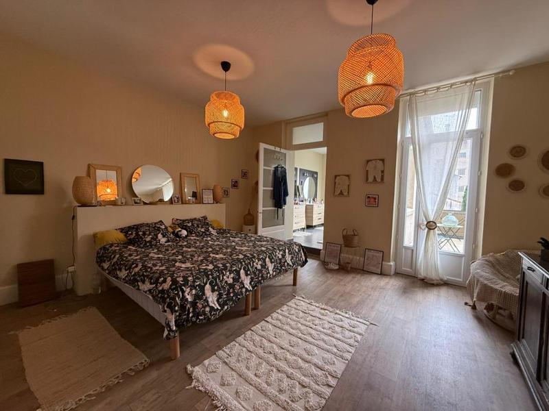 Maison de ville - 250 m² - 6 pièces