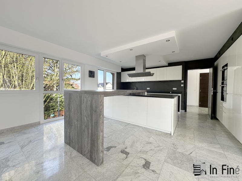 Appartement - 155 m² - 6 pièces