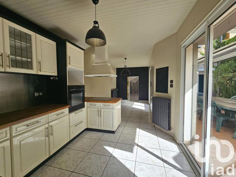 Maison - 198 m² - 8 pièces