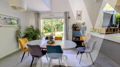 Maison - 142 m² - 6 pièces