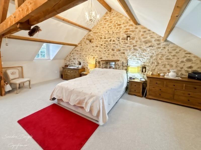 Maison - 228 m² - 8 pièces