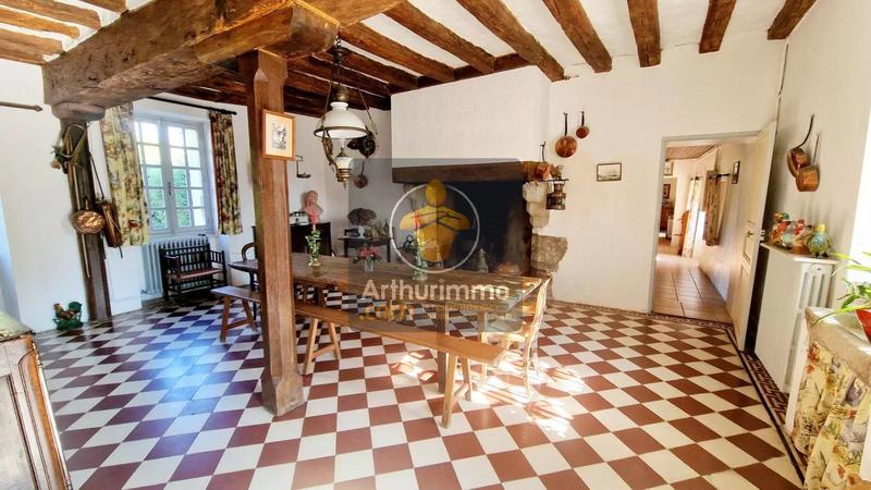 Maison - 270 m² - 11 pièces