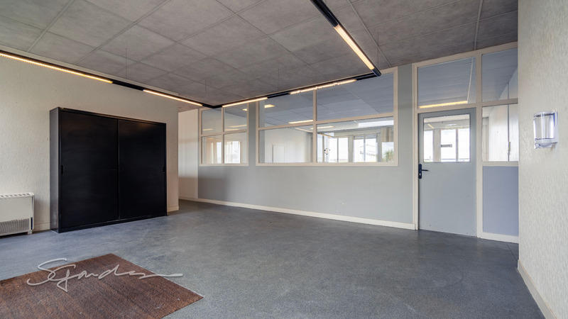 Bureau - 437 m² - 13 pièces