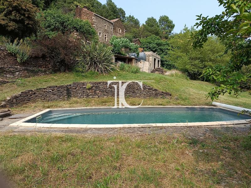 Maison - 205 m² - 8 pièces