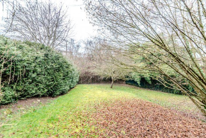 Maison traditionnelle - 299 m² - 7 pièces