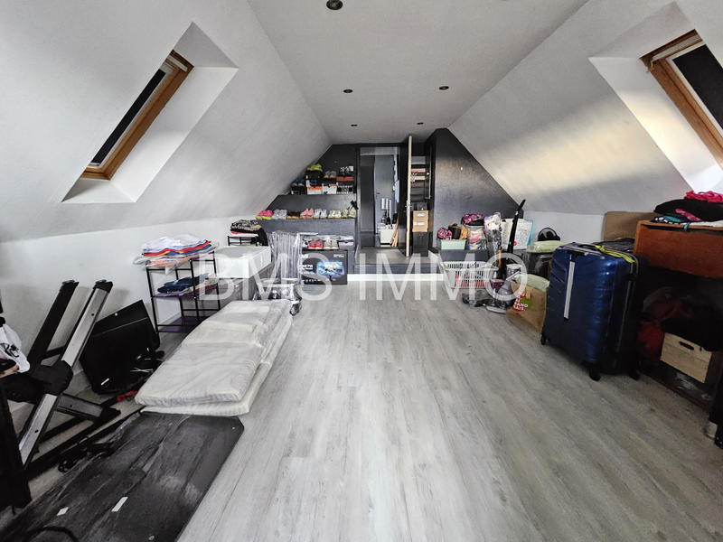 Maison - 268 m² - 10 pièces