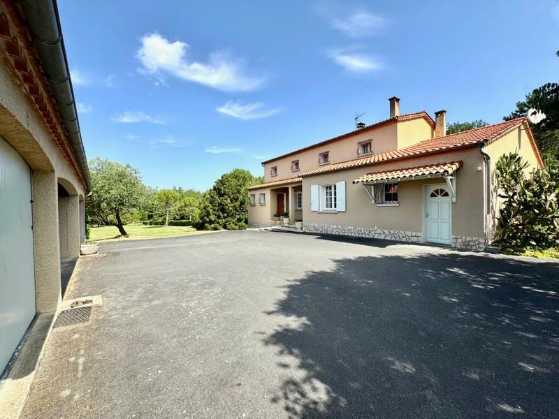 Demeure - 163 m² - 6 pièces