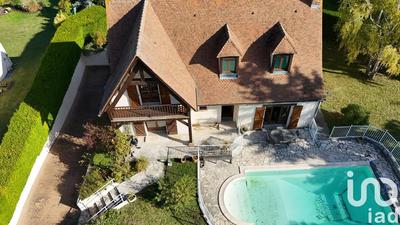 Maison - 181 m² - 7 pièces