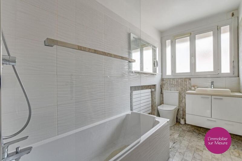 Maison - 210 m² - 6 pièces