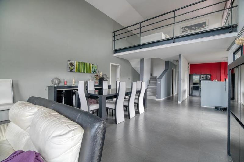 Villa - 245 m² - 9 pièces