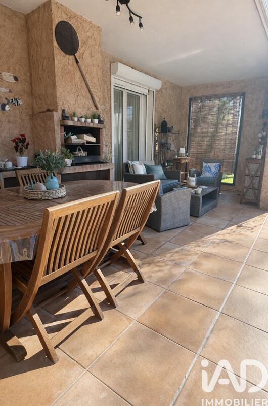 Maison - 240 m² - 8 pièces