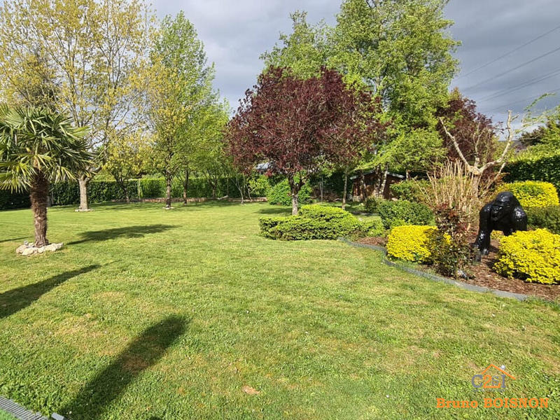 Maison - 317 m² - 8 pièces