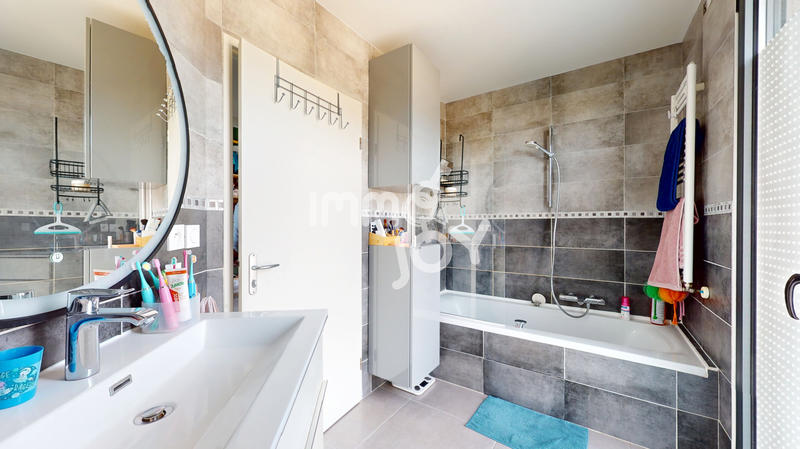 Maison - 120 m² - 4 pièces