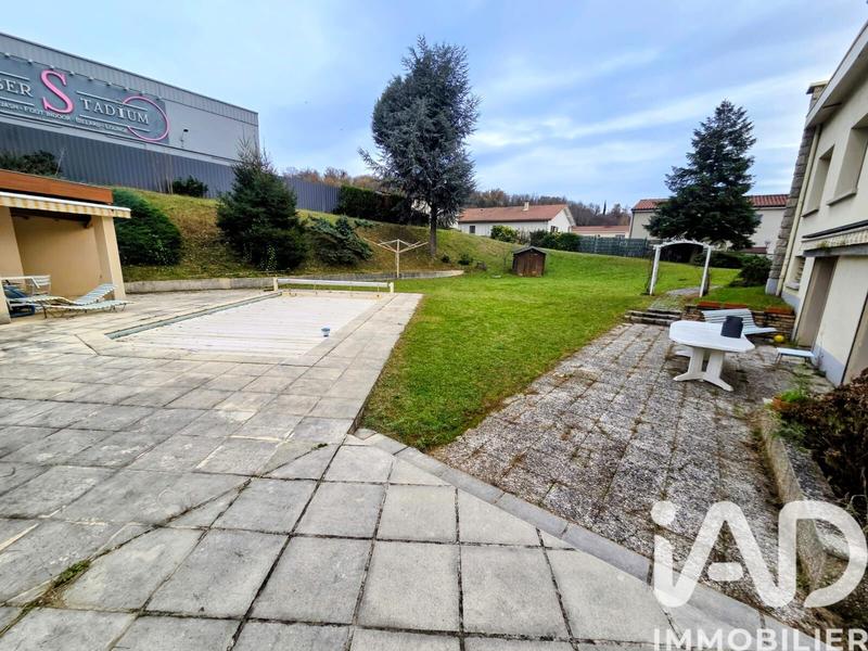 Maison - 209 m² - 7 pièces