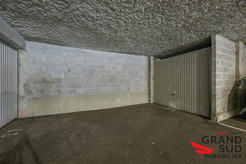 Parking / Garage - 14 m²