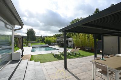 Maison - 270 m² - 6 pièces