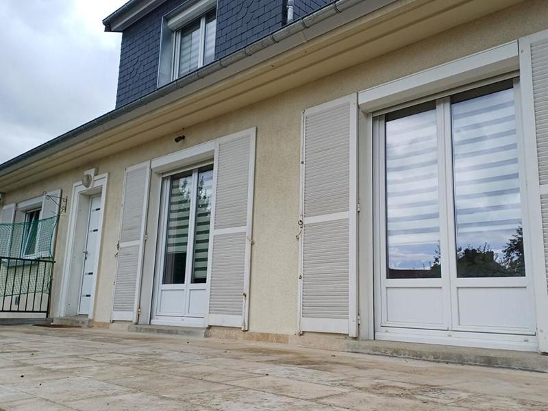 Maison - 220 m² - 7 pièces