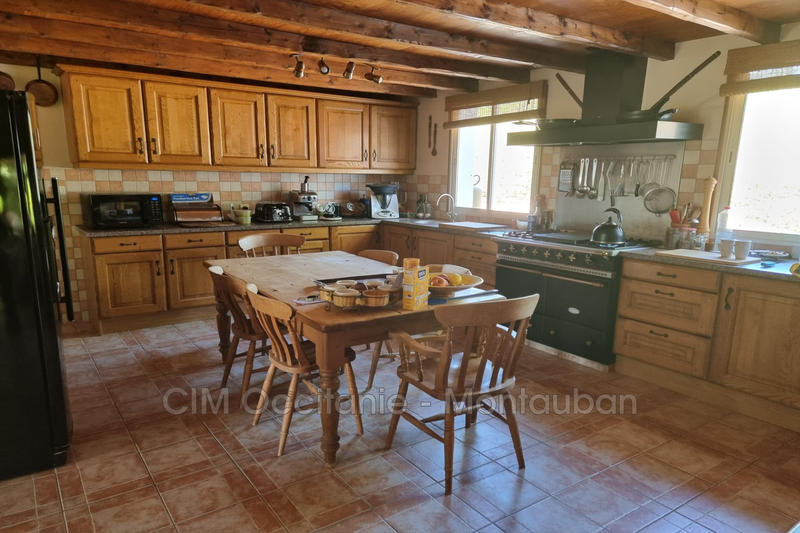 Maison - 275 m² - 8 pièces