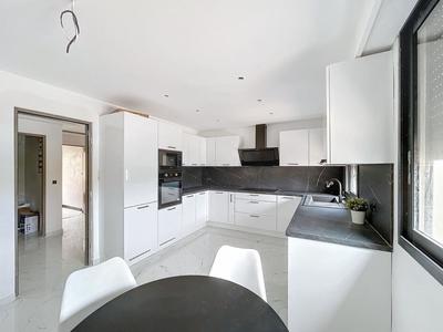 Villa - 337 m² - 13 pièces