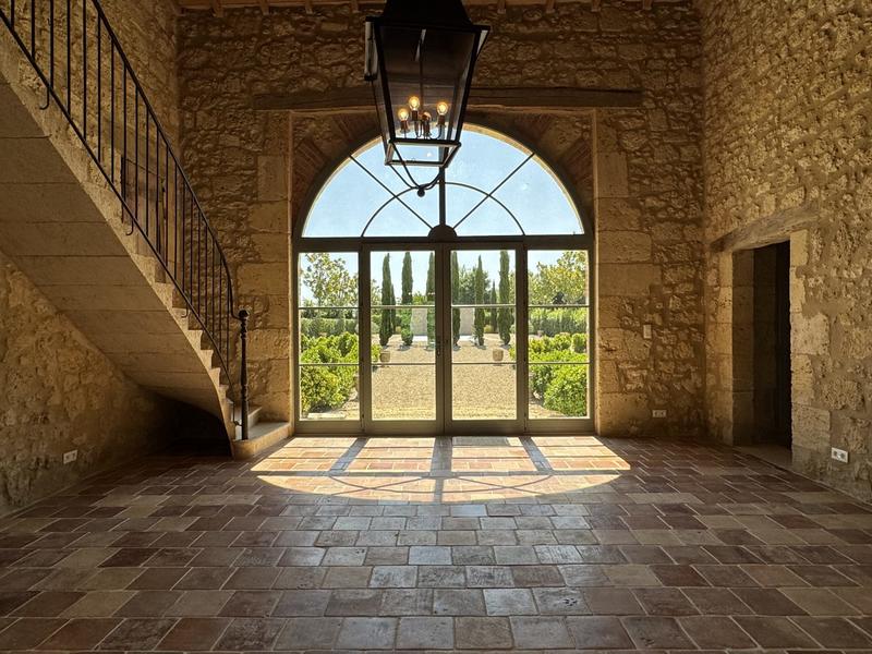 Maison - 445 m² - 10 pièces