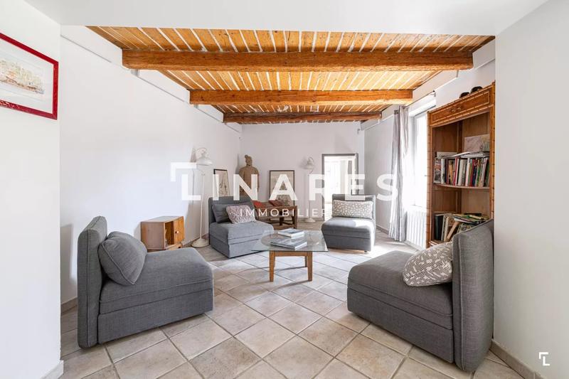 Maison - 300 m² - 7 pièces