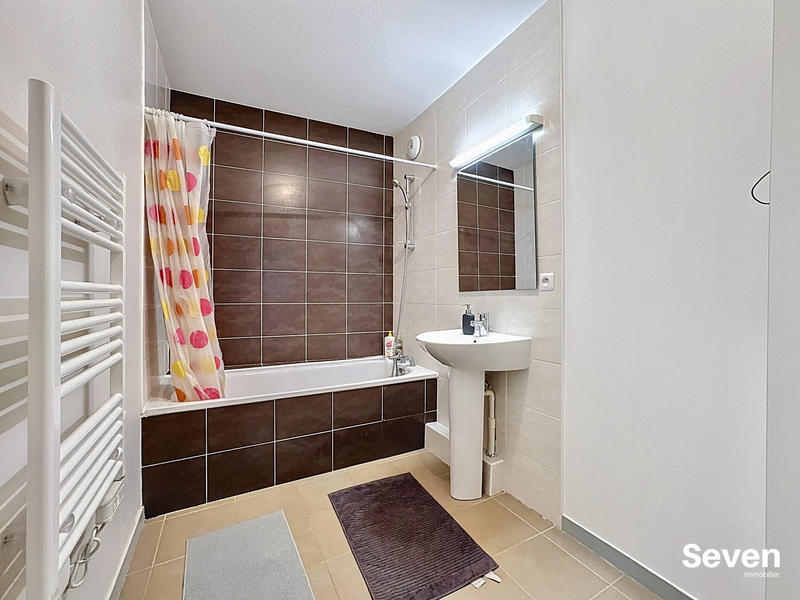 Appartement - 77 m² - 4 pièces