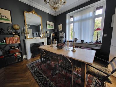 Maison - 225 m² - 10 pièces