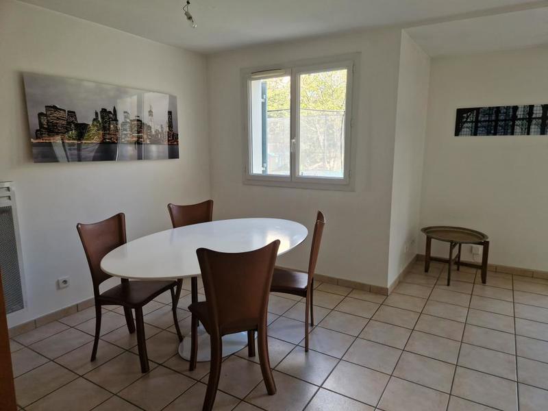 Maison jumelée - 94 m² - 5 pièces